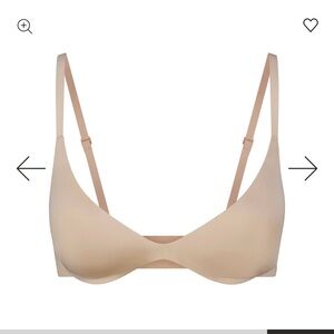 SKIMS Wireless Form Super Push Up Bra